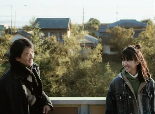 ▲鄭伊健（左）在《久別重逢》與許恩怡（右）有很特殊的對手戲，彼此的配對也充滿新鮮感。（圖／華映娛樂提供）