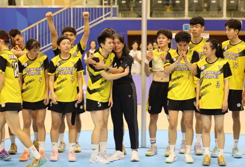 世運／中華隊逆轉勝！19：15擊敗捷克摘銅　謝芳怡恐最後一次帶隊
