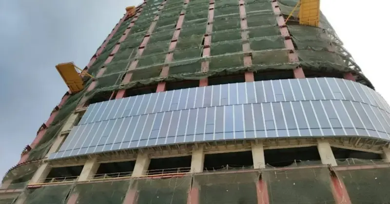 ▲北市雙子星大樓16樓工地發生火警事故。（圖／翻攝畫面）