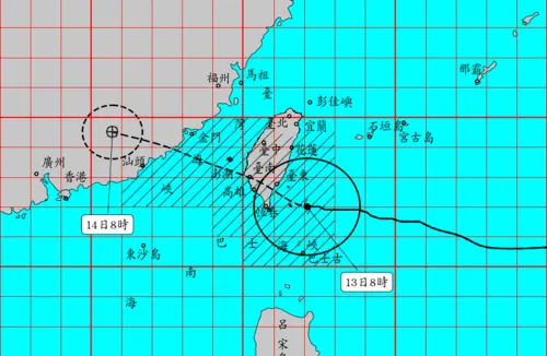▲楊柳颱風今（13）日8時的中心位置在北緯22.0度，東經122.1度，即在臺東的東南方約130公里之處，以每小時29轉32公里速度，向西北西進行。（圖／中央氣象署cwa.gov.tw）