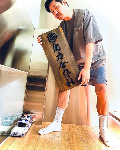 ▲比爾賈（如圖）日前被拍到與男助理深夜前去看電影，身旁不是老婆徐佳瑩。（圖／翻攝自比爾賈臉書）