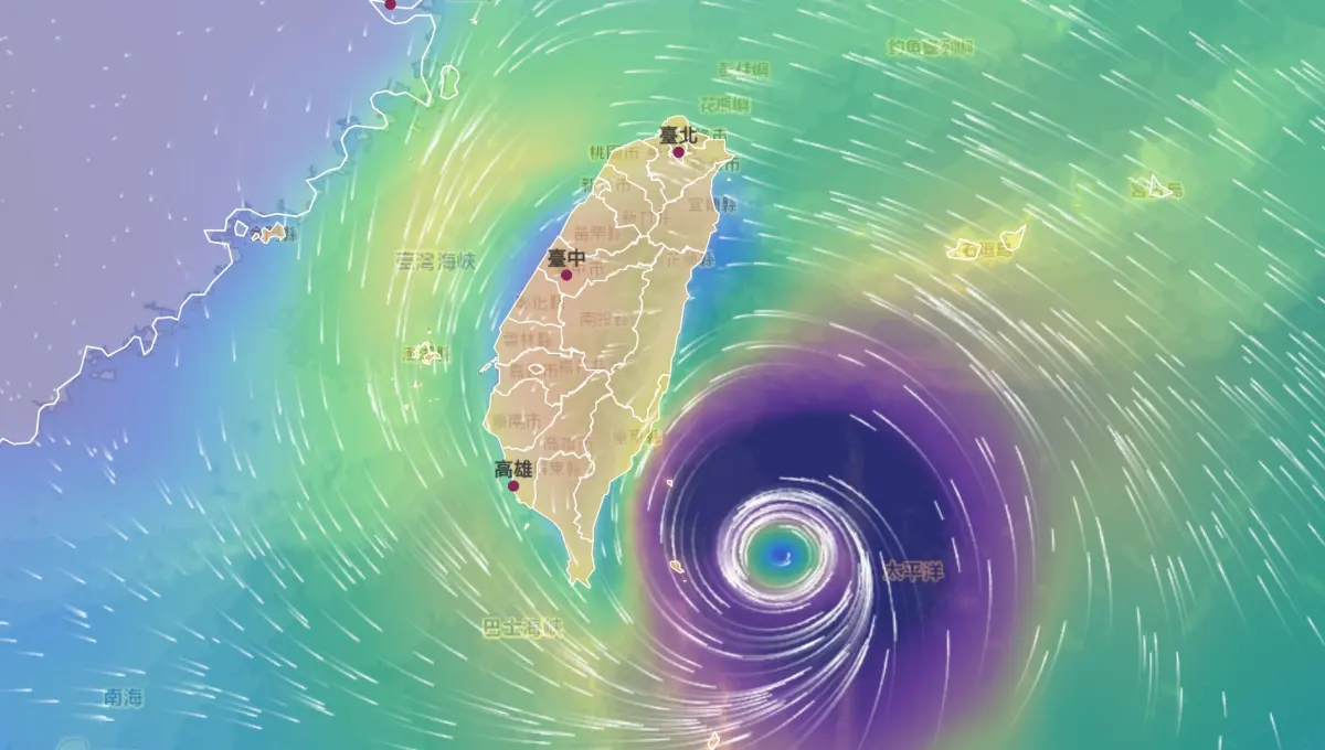▲中央氣象署今（13）日9時發布颱風強風告警，暴風圈正逐漸進入臺灣東南部、南部及東部陸地，台鐵宣布，今18時前南迴線各級列車停駛。（圖／中央氣象署cwa.gov.tw）