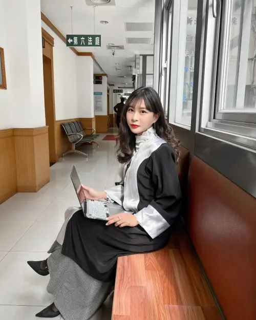 ▲網紅仙塔律師捲入靈骨塔詐騙案，如今傳出重起爐灶。（圖／仙塔律師santa臉書）