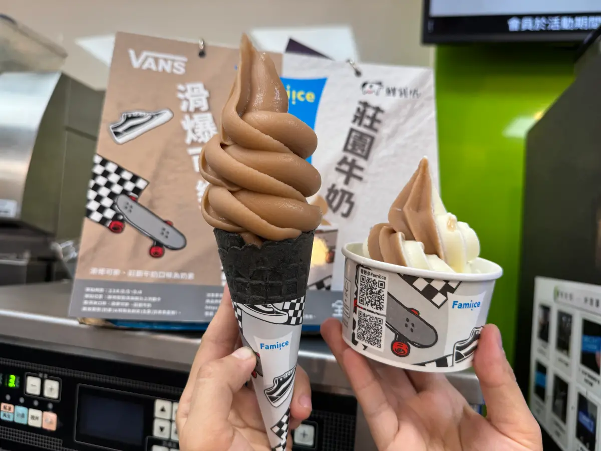 ▲全家霜淇淋、奶昔買一送一優惠，且不限制支付方式，還有杜老爺甜筒、福樂雪糕也半價開吃。（圖／記者鍾怡婷攝）