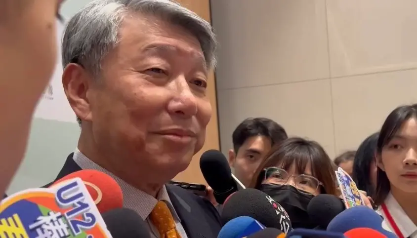 ▲民眾黨主席黃國昌怒批「怎麼會有這麼垃圾的部長」要求郭智輝下台。郭智輝今（13）日表示，「他要批評我垃圾是他的角度。」（圖╱記者林汪靜攝）