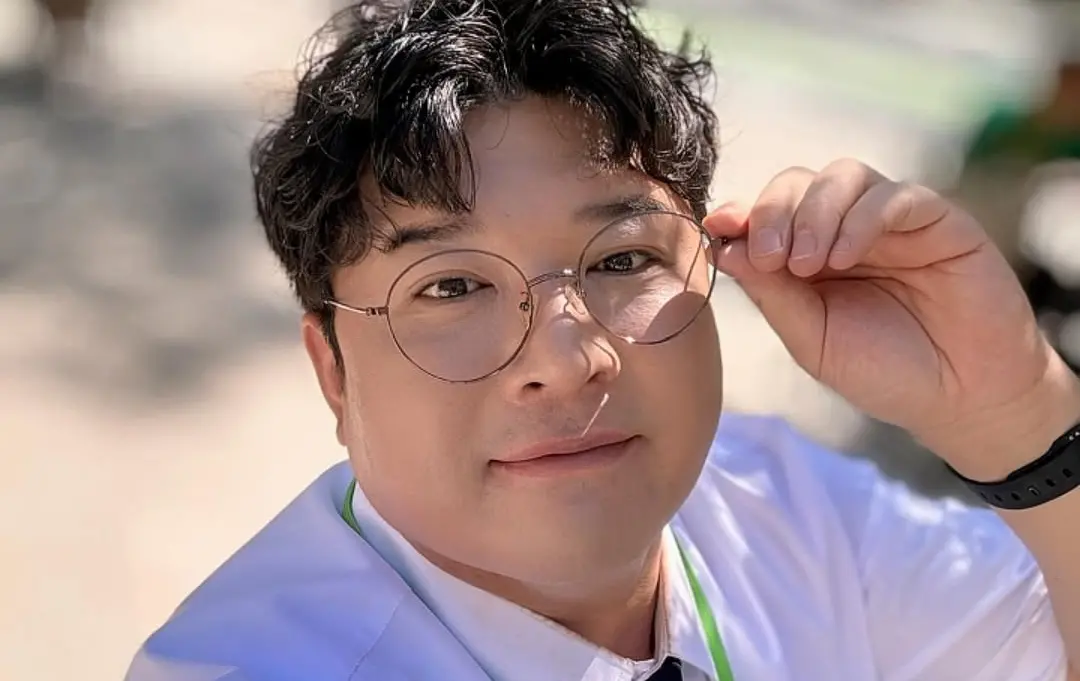 ▲Super Junior成員神童與銀赫近日登上小14歲叡娜的YouTube節目，製作組搶先公開預告，神童竟脫口而出「精子銀行」，遭控是對叡娜開黃腔，粉絲怒批：根本騷擾。（圖／IG@earlyboysd）