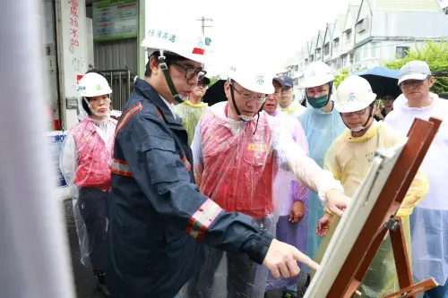 楊柳颱風進逼　陳其邁趕赴燕巢確保防汛工作
