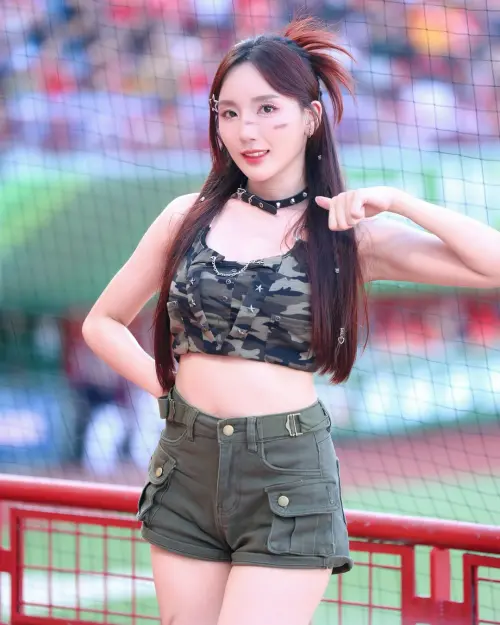 ▲沛沛還原事情經過，表示自己當時發現被跟蹤，好不容易以為擺脫對方，竟然是尾行男繞了一圈繼續跟。（圖／翻攝自沛沛IG@elva_xx98）