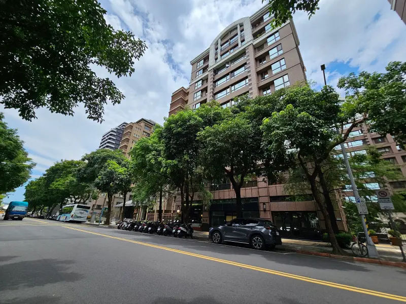 ▲士林行政中心商圈生活環境不錯，吸引醫師族群置產。（圖／信義房屋提供）