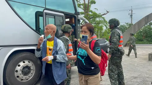 ▲截至今天上午12時30分統計，已預防性疏散撤離東山、左鎮、龍崎、南化、六甲、七股、學甲、北門、官田、鹽水、白河區等11區19里559人。（圖／南市府提供）