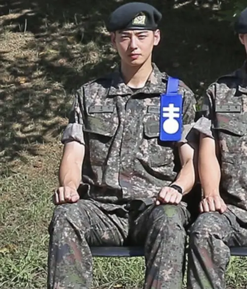 ▲陸軍訓練所曝光車銀優在軍中的樣子。（圖／陸軍訓練所https://www.katc.mil.kr/katc/）