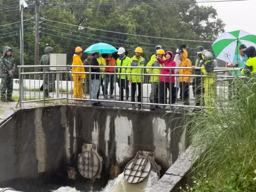 楊柳颱風來襲　屏縣府全力清淤排水防災
