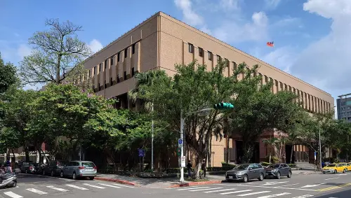 姪子拒檢逃亡遭警誤殺　死者姑姑氣炸嗆法官「最想殺的就是你」
