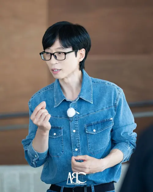 ▲劉在錫（如圖）與韓國影帝李政宰是軍中同窗，也是多年至交。（圖／翻攝自IG@antenna_official）