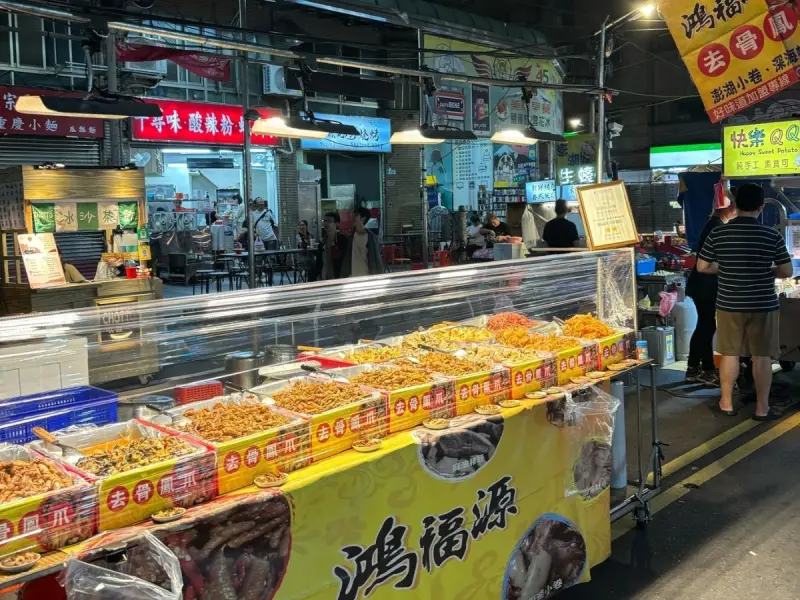 ▲夜市特色小吃，鴻福源主打各式經典涼拌下酒菜，是追劇宵夜好選擇。（圖／業者提供）