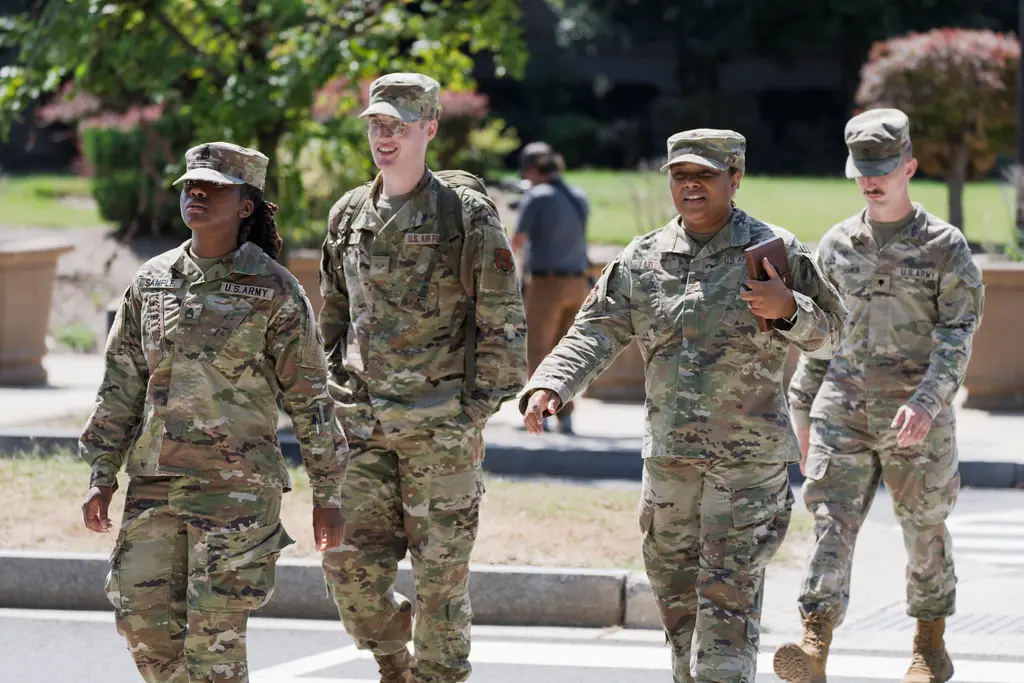 ▲美國總統川普宣布華盛頓特區進入緊急狀態，派遣聯邦執法部門和國民警衛隊驅逐遊民，並清除首都的暴力犯罪。（圖／美聯社／達志影像）