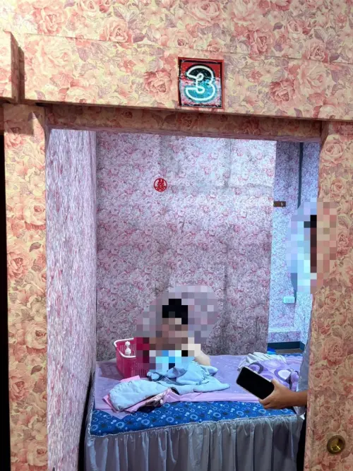 ▲新竹養生館暗藏春色，警上門逮人。（圖／警方提供）