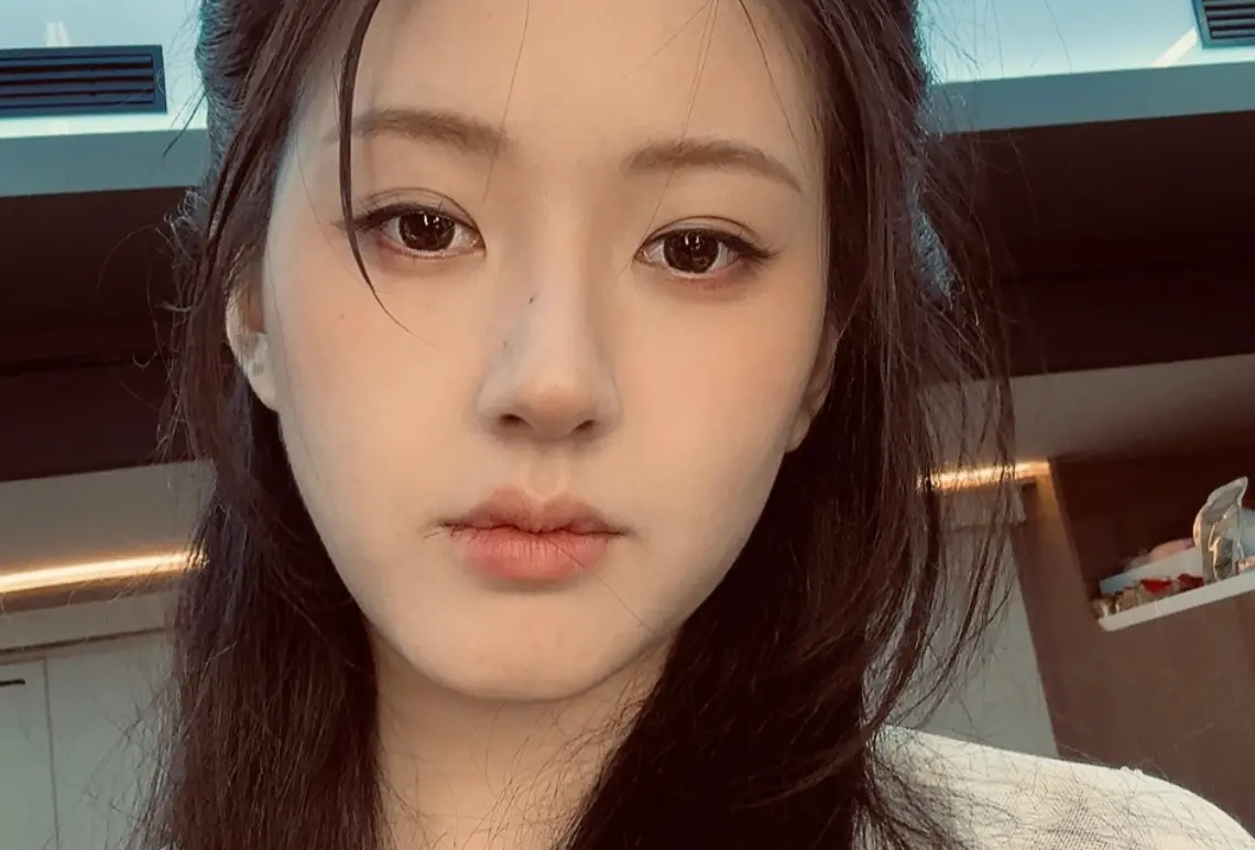 ▲趙露思（如圖）說自己曾被經紀公司銀河酷娛的高層賞巴掌、辱罵2小時，銀河酷娛不認帳，今日放話表示準備逐步回應此事。（圖／微博＠趙露思）