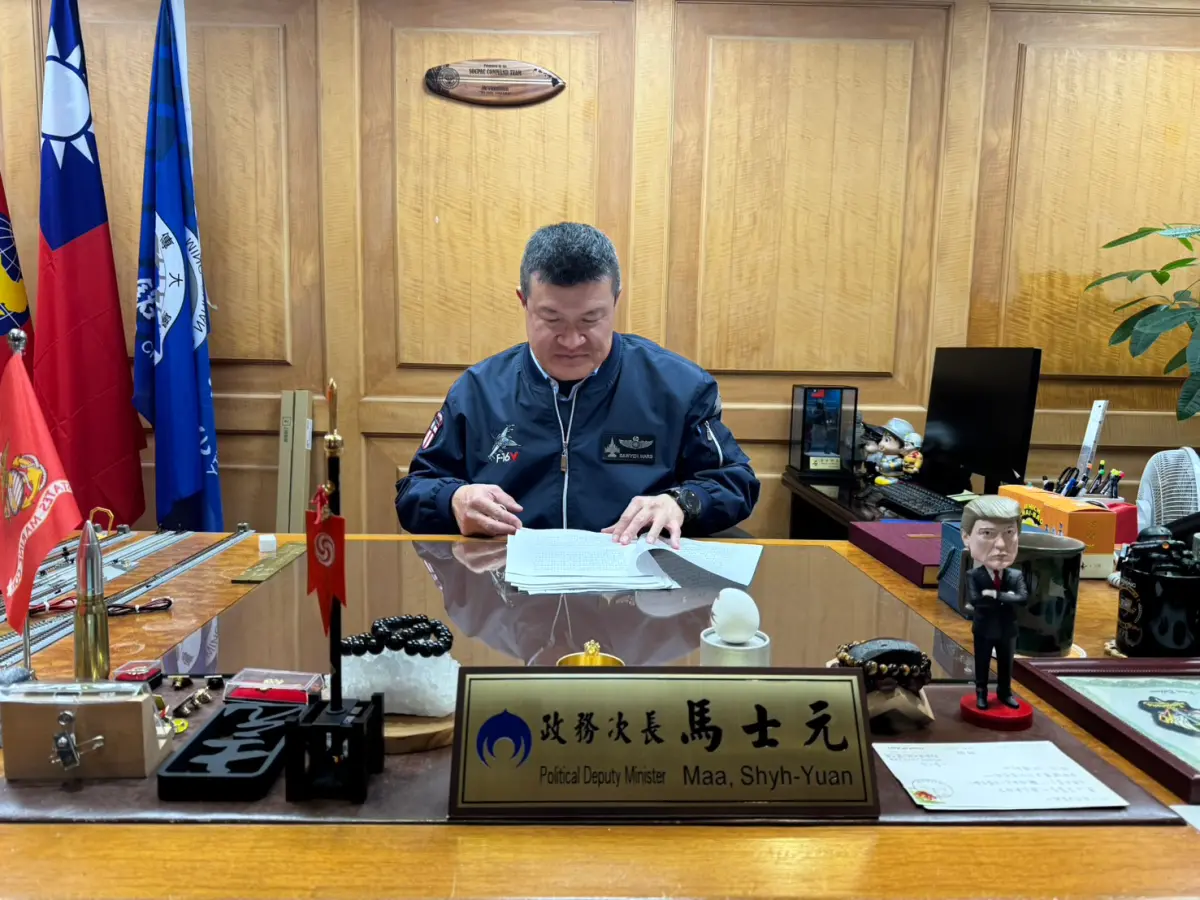 ▲內政部次長、行政院打詐指揮官馬士元接受NOWNEWS專訪，談2大打詐利器。（圖／記者陳偉周攝）