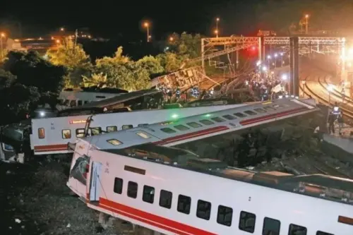 台鐵普悠瑪翻車致6歲童終身殘疾　司機連台鐵賠償近2千萬確定
