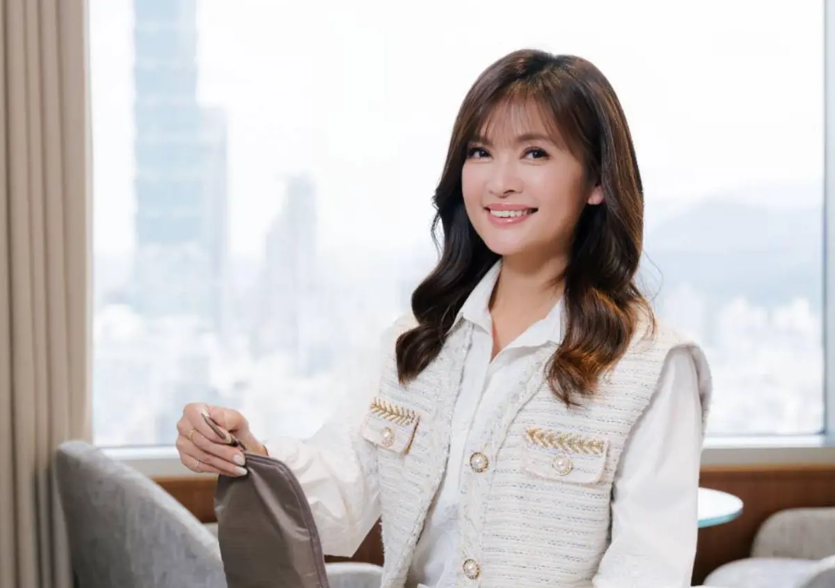 ▲氣象主播王淑麗播報楊柳颱風資訊，卻被酸民開嗆「故意把颱風說得很恐怖」，她霸氣點破酸民唱反調的心態，認為這種人毫無防災意識。（圖／東森氣象主播王淑麗臉書）