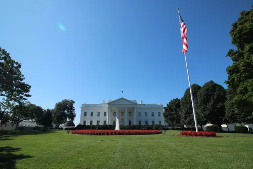 美國政府關門這次來真的？白宮揚言「永久裁員」　向民主黨施壓
