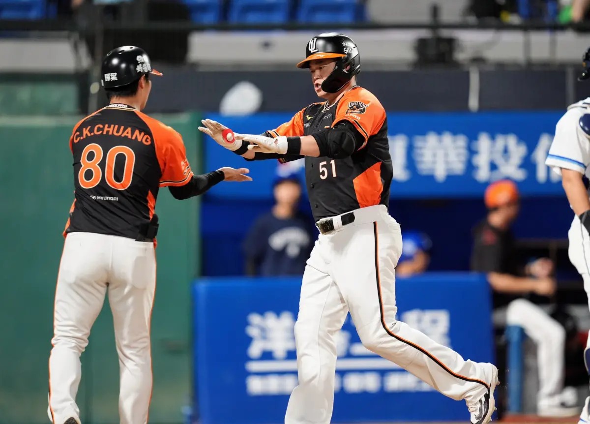 ▲統一獅胡金龍敲出本季首轟，助隊以5：1擊退富邦悍將。（圖／統一獅提供）