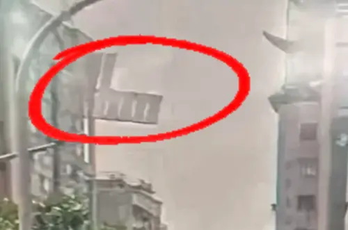 天外飛來「血滴子」！台北大樓頂樓鐵片遭吹飛　驚險畫面曝光
