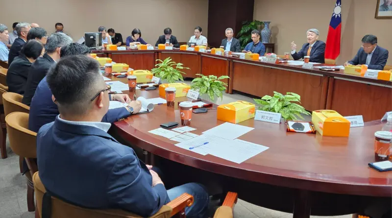 對等關稅、半導體關稅雙擊！郭智輝提5對策　強化半導體業者能力