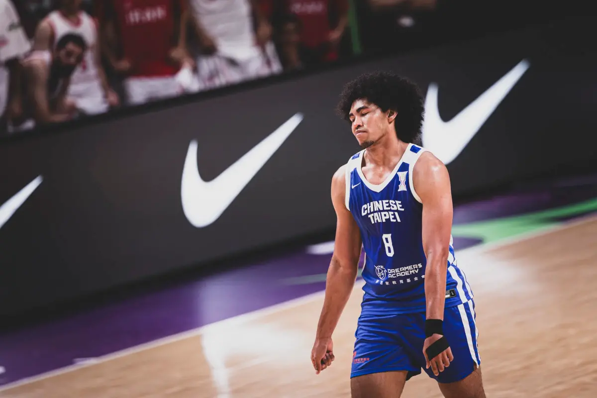 ▲中華隊遭伊朗逆轉，球評李亦伸在接受《NOWNEWS》訪問時總結這場比賽時，認為下半場打得太保守、節奏太慢是輸球主因。（圖／取自FIBA亞洲盃官網）