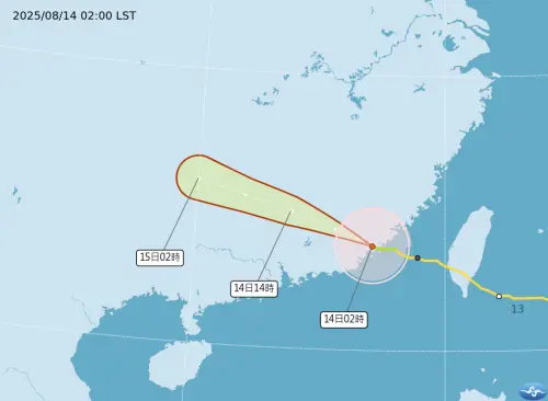 ▲楊柳颱風今日8時的中心位置在北緯24.2度，東經 115.2 度，即在金門的西方約 320 公里之處，前進方向以每小時31公里速度，向西北西進行移動。（圖／中央氣象署cwa.gov.tw）