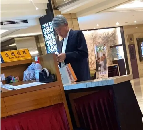 郭智輝被爆關稅公布日竟在請客吃飯！他轟朱門酒肉臭：早點下台吧
