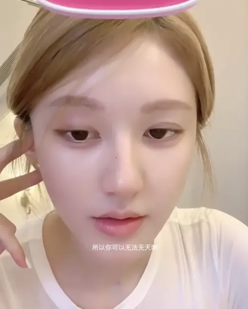 ▲趙露思指控過去遭到經紀公司銀河酷娛施暴。（圖／翻攝自微博＠资深综艺鹅）