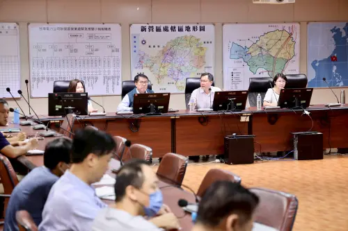 楊柳颱風溪北逾2萬戶停電今8成復電　黃偉哲赴台電致謝
