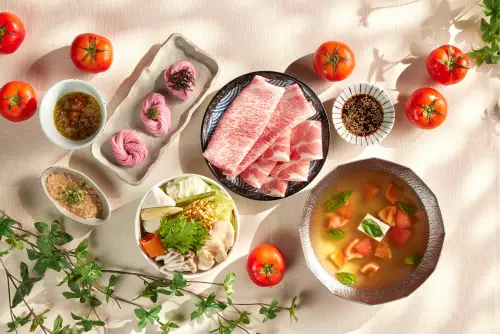 ▲黑毛屋主打經典日式鍋物，從涮涮鍋、壽喜燒、吃到水炊鍋與摩滋鍋。（圖／乾杯集團提供）