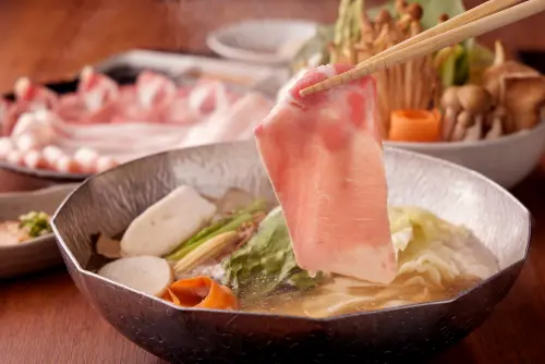 ▲乾杯黑毛屋雙城店開幕優惠，送肉、送菜活動長達兩個月。（圖／乾杯集團提供）