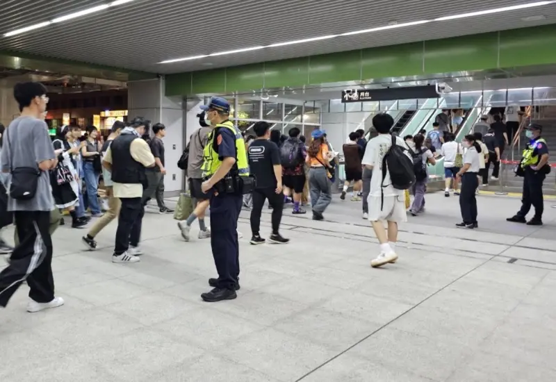 ▲捷運警察巡視車站，確保旅客安全(圖／中捷提供2025.8.14)