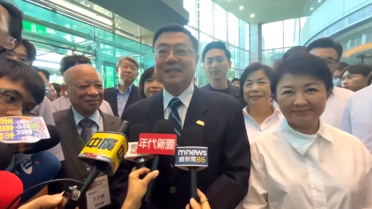 ▲卓榮泰表示上午在院會還相約下午碰面，雙方沒有吵架這回事，盧秀燕則是微笑以對。（圖／台中市政府提供，2025.08.14）