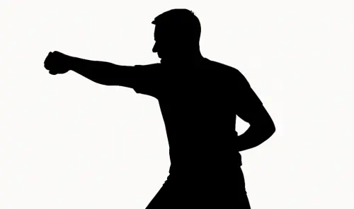 韓影帝級演員家暴老婆被逮！韓媒狂追身分、網驚：是我喜歡的藝人
