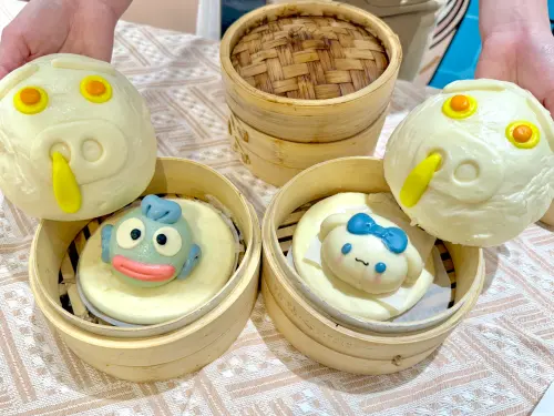 ▲「點點心X三麗鷗 盲抽豬仔包」158元（隨機出貨）。（圖／記者蕭涵云攝）