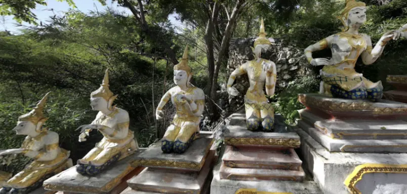 ▲泰國一間專門收容愛滋病患的帕拍南普寺爆出捐款挪用醜聞。（圖／翻攝自google評論／Tussanai.C）