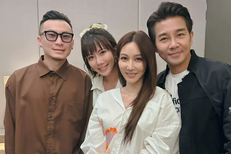 ▲曾莞婷（右2）5年前曾幫大牙（左2）證婚，如今見她與阿廖師（左1）和平離婚，曾莞婷也在大牙的貼文留言8個字：「我們永遠都在學習」，讓粉絲讚翻。（圖／宜霈vs大牙臉書）