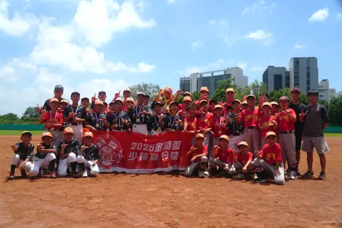 ▲為期5天的2025金酒盃少棒夏令營在在炎熱夏季中劃下句點，最終由金門兩支球隊包辦冠亞軍。（圖／統一獅提供）