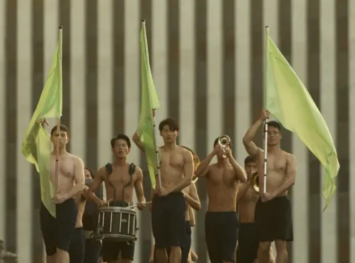 建中高材生裸身吹喇叭太轟動！黃牛票炒3倍價　驚動文化部來關切
