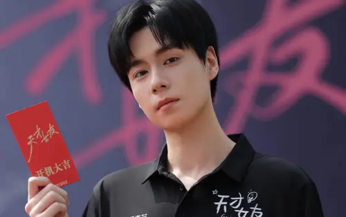 胡一天昔揪網紅開房毀形象！新戲才剛開拍　又被直擊深夜會女友
