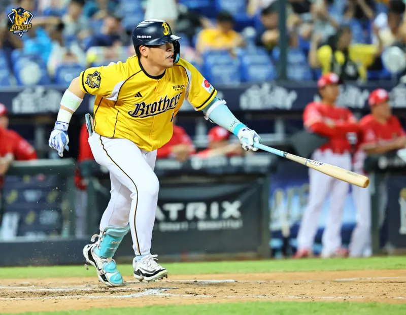 ▲中信兄弟強打曾頌恩近況不佳，在八局下半關鍵安打助隊攻下致勝分，本季首度獲選單場MVP，賽後再度淚崩，感謝球迷支持。（圖／中信兄弟提供）