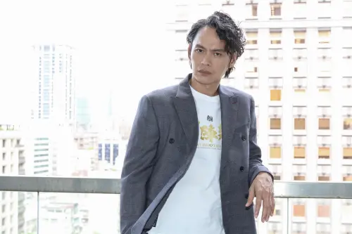 ▲黃鐙輝在《角頭—鬥陣欸》扮演新登場的南部幫派重要頭目，是這一集的新焦點之一。（圖／記者朱永強攝）