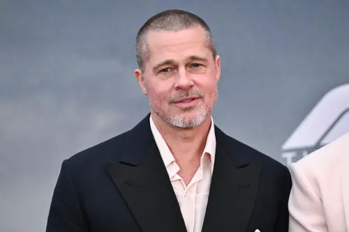 ▲布萊德彼特（如圖）今夏才因為《F1電影》攀上事業的巔峰，就面臨感情親密的媽媽、演藝事業上的恩師相繼去世的打擊，他都保持低調。（圖／美聯社／達志影像）