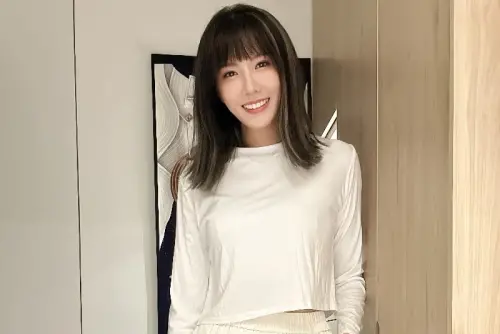 大牙宣布結束5年婚姻後深夜再發文！曬照喊：謝謝拯救我的天使
