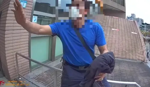 ▲嫌犯辯稱「我是廚師，帶刀很正常，刀是從外套不小心掉出來」。（圖／翻攝畫面）